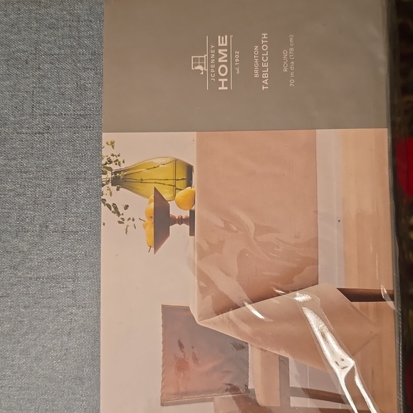 JCPENNEY BRAND ROUND WOVEN TEAL GREEN TABLECLOTH SIZE 70 IN. - Picture 2 of 8